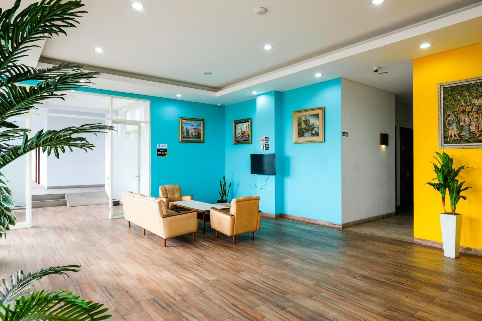 Sans Hotel Rajawali Surabaya By Reddoorz Krembangan Экстерьер фото